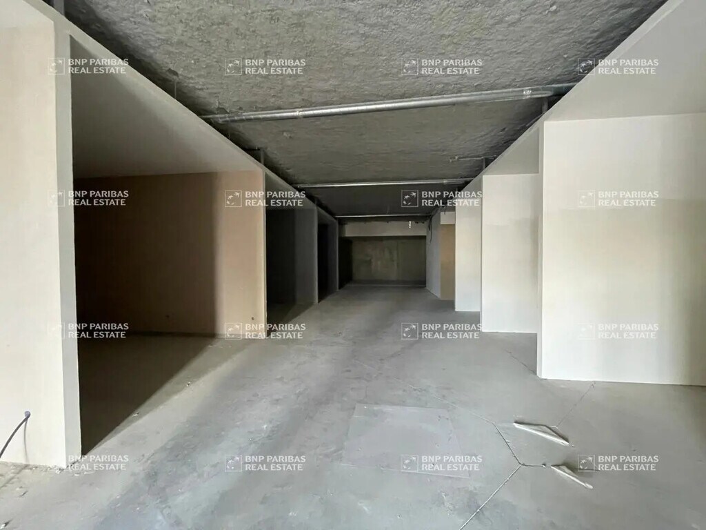 Location Local d'activités 350 m² - Photo 1