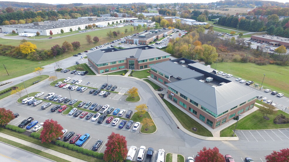 220 Saint Charles Way, York, PA to rent - Building Photo - Image 2 of 4