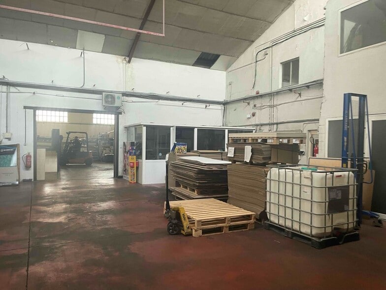Industrial in San Fernando de Henares, Madrid for sale - Building Photo - Image 2 of 10