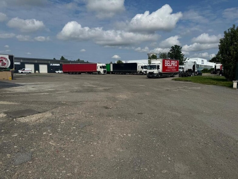 Light Industrial in SAINT-OUEN-L'AUMONE to rent - Building Photo - Image 2 of 7