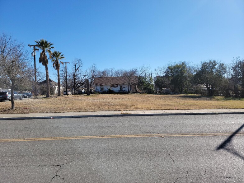 1814 Commerce, San Antonio, TX for sale - Building Photo - Image 1 of 1