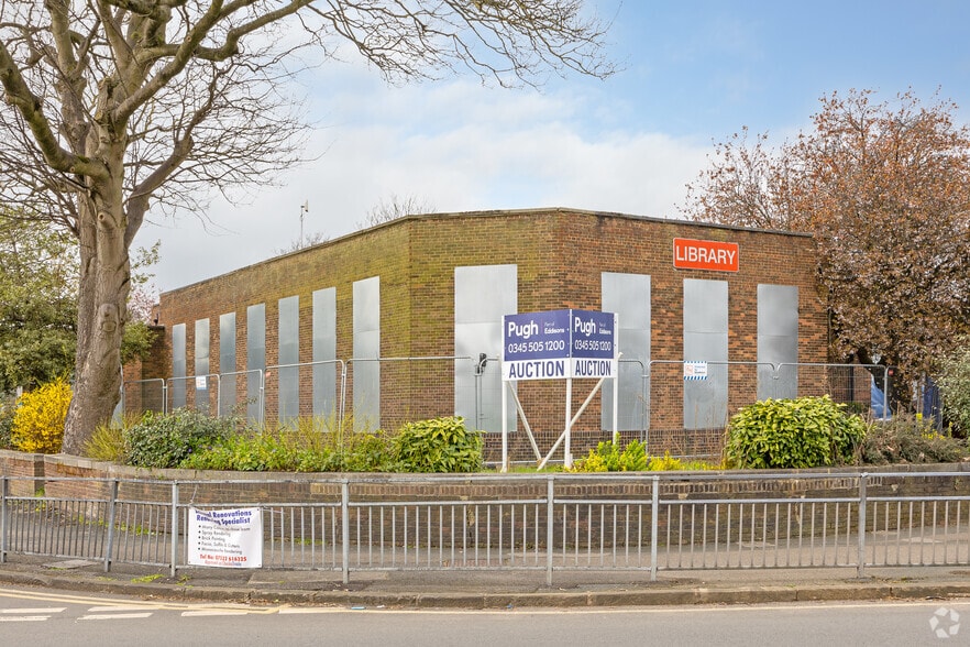 Farm Rd, Leeds for sale - Primary Photo - Image 1 of 1