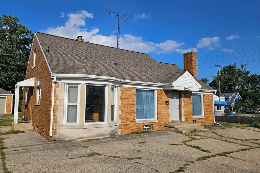 2945 S Division Ave, Grand Rapids, MI for rent - Building Photo - Image 1 of 6