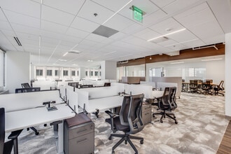 4040 N Fairfax Dr, Arlington, VA to rent Interior Photo- Image 2 of 8