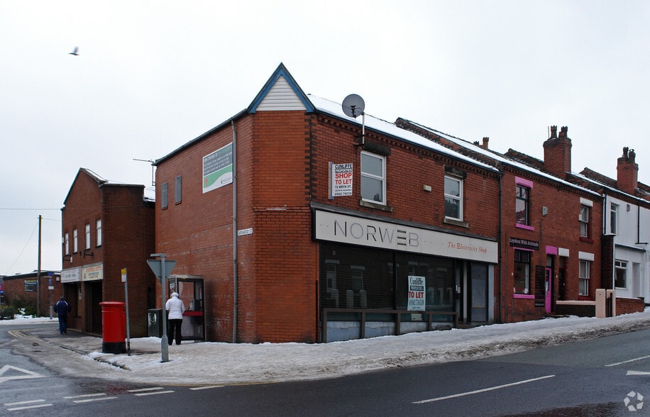 60-62 Bryn St, Wigan to rent - Building Photo - Image 2 of 3