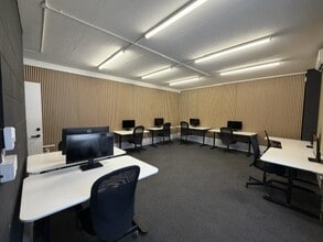 A9-A10 Medway City Centre, Rochester to rent Interior Photo- Image 1 of 8