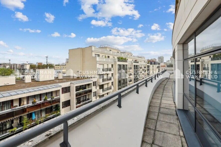 Office in Levallois-Perret to rent - Building Photo - Image 1 of 16