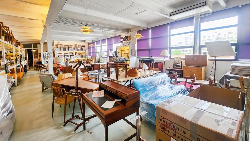 Light Industrial in Courbevoie to rent - Interior Photo - Image 3 of 8