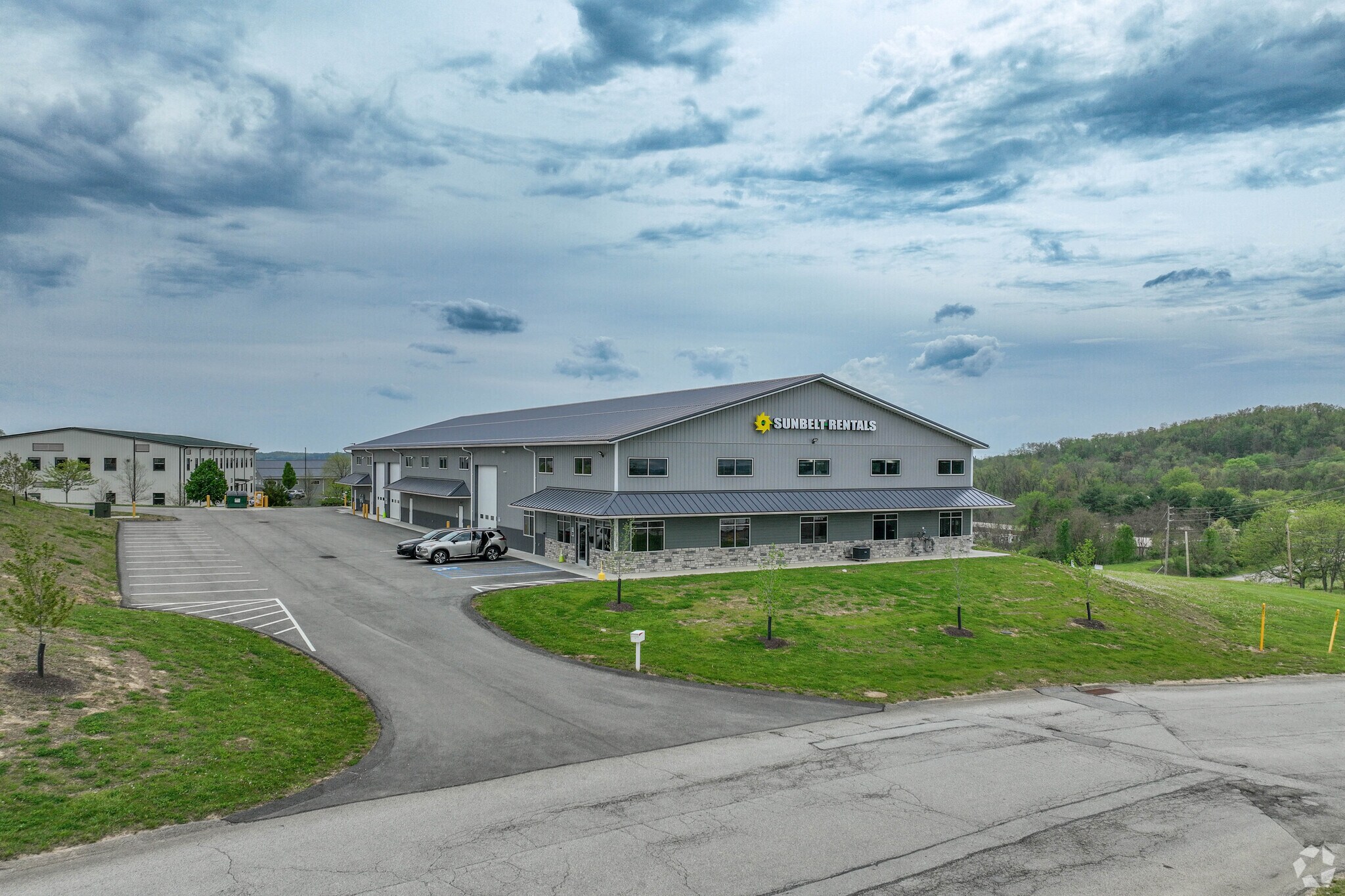 1000 Randall Ct, Export, PA to rent Primary Photo- Image 1 of 25