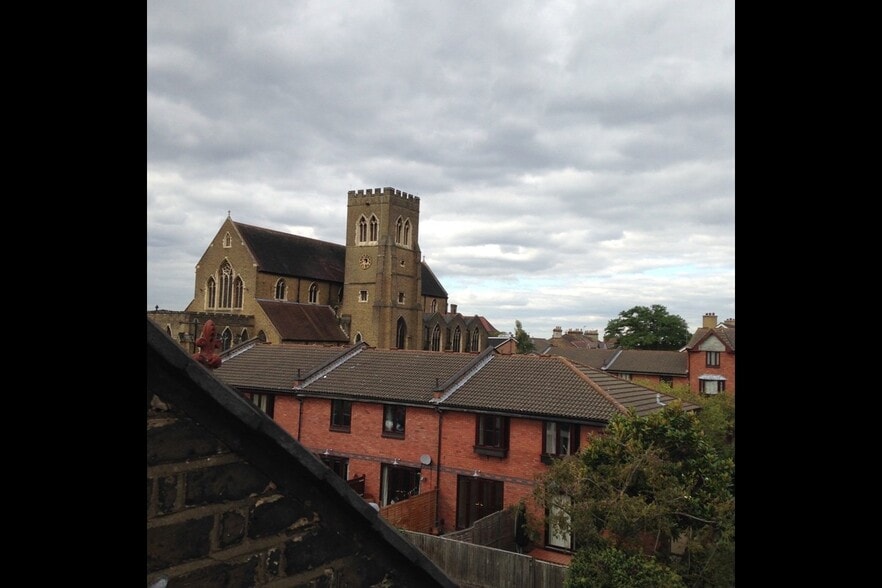 143 Franciscan Rd, London for sale - Building Photo - Image 3 of 20