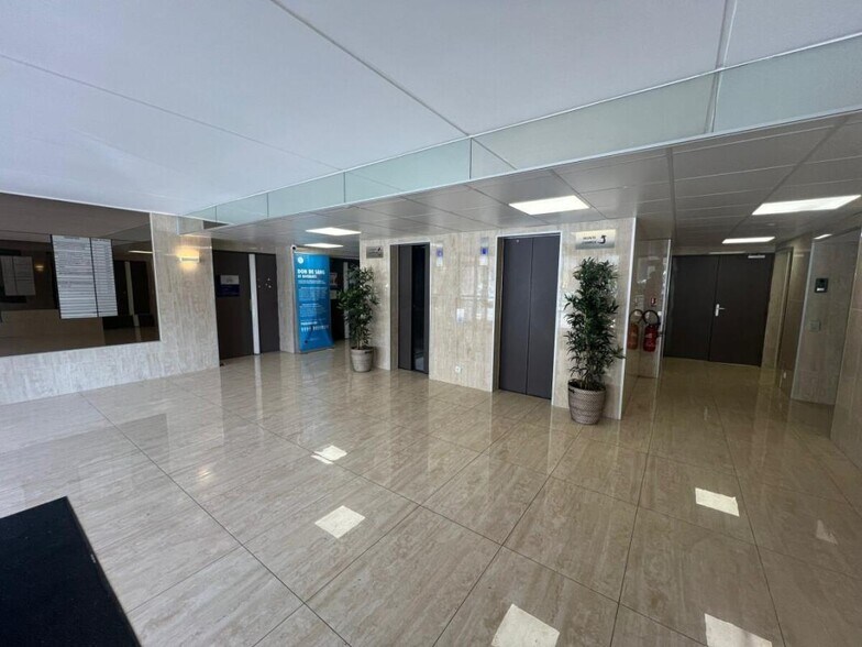 1 Voie Felix Eboue, Créteil for sale - Lobby - Image 1 of 10