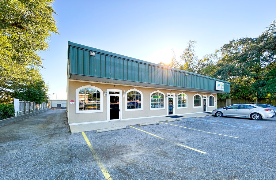 5675 Three Notch Rd, Mobile, AL for rent - Building Photo - Image 1 of 12