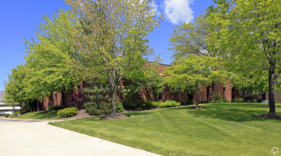 23875 Commerce Park, Beachwood, OH for rent - Primary Photo - Image 1 of 4