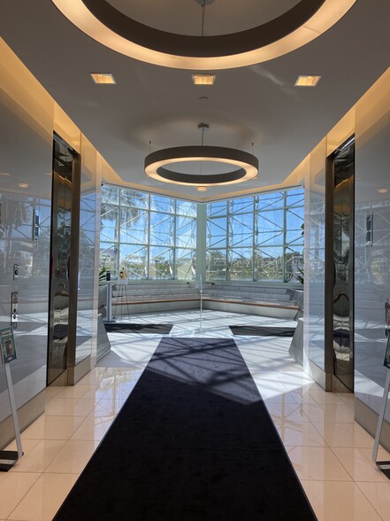 6600 N Andrews Ave, Fort Lauderdale, FL for rent - Lobby - Image 2 of 8