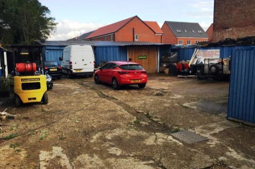 1 Wimborne Rd, Luton for sale Primary Photo- Image 1 of 1