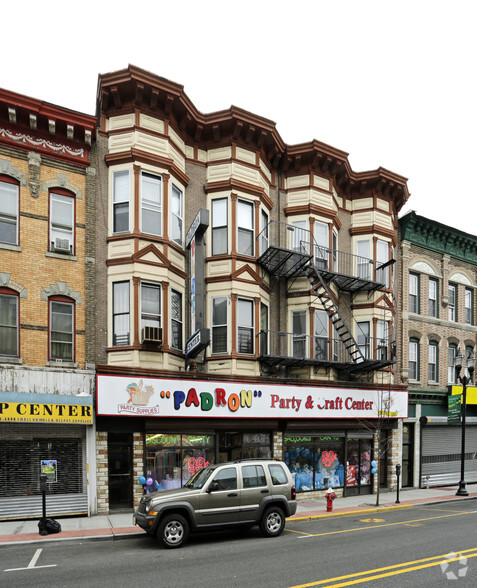 900 Summit Ave, Union City, NJ for sale - Primary Photo - Image 1 of 1