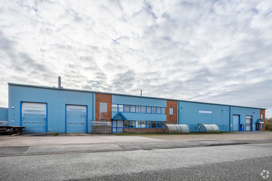 9-10 Telford Dr, Stafford to rent - Building Photo - Image 3 of 3