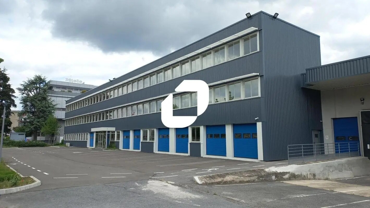 Light Industrial in Le Blanc-Mesnil to rent Building Photo- Image 1 of 13