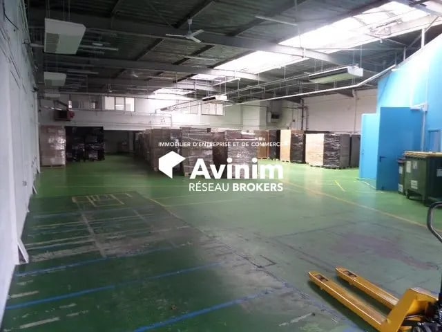 Industrial in Montreuil to rent - Interior Photo - Image 3 of 4