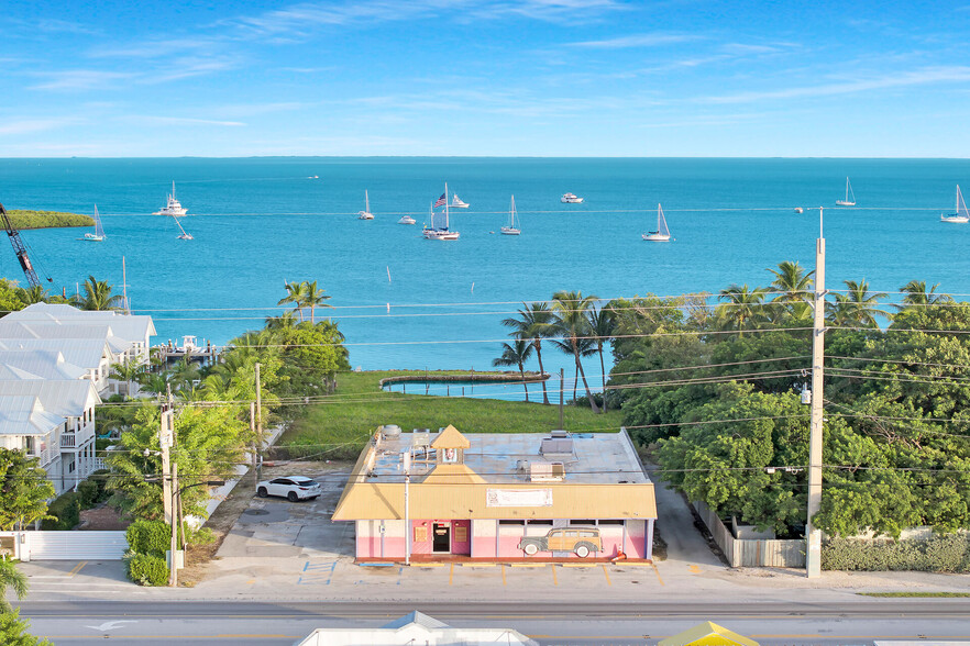 81910 Overseas Hwy, Islamorada, FL for sale - Primary Photo - Image 1 of 27