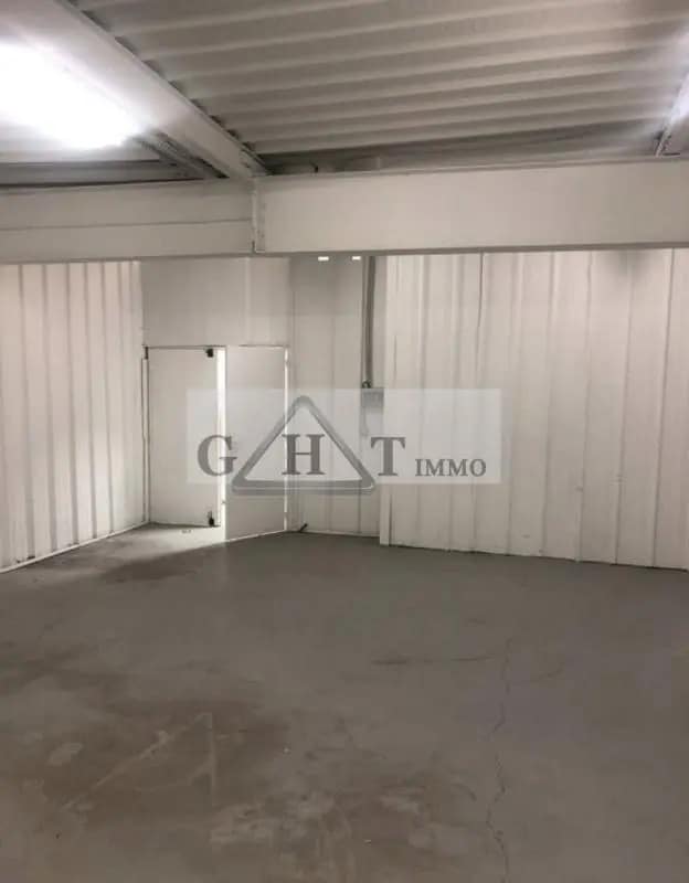 Location Entrepôt 85 m² - Photo 1