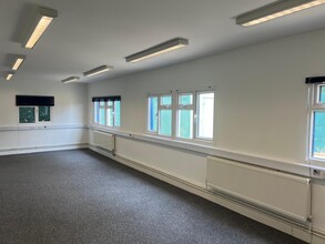 Shore Rd, Southampton to rent Interior Photo- Image 2 of 2