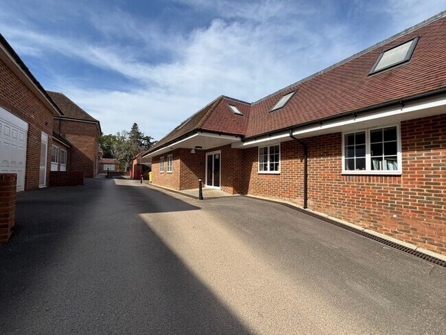 More details for Lyndhurst Rd, Southampton - Office to Rent