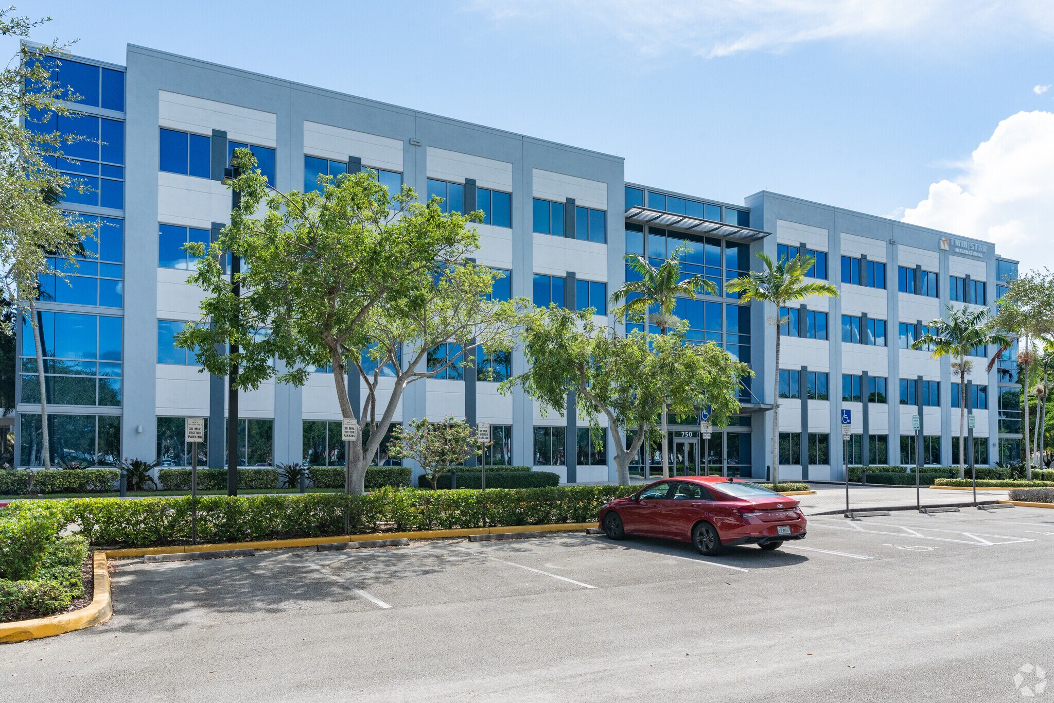 750 Park of Commerce Blvd, Boca Raton, FL to rent Primary Photo- Image 1 of 8