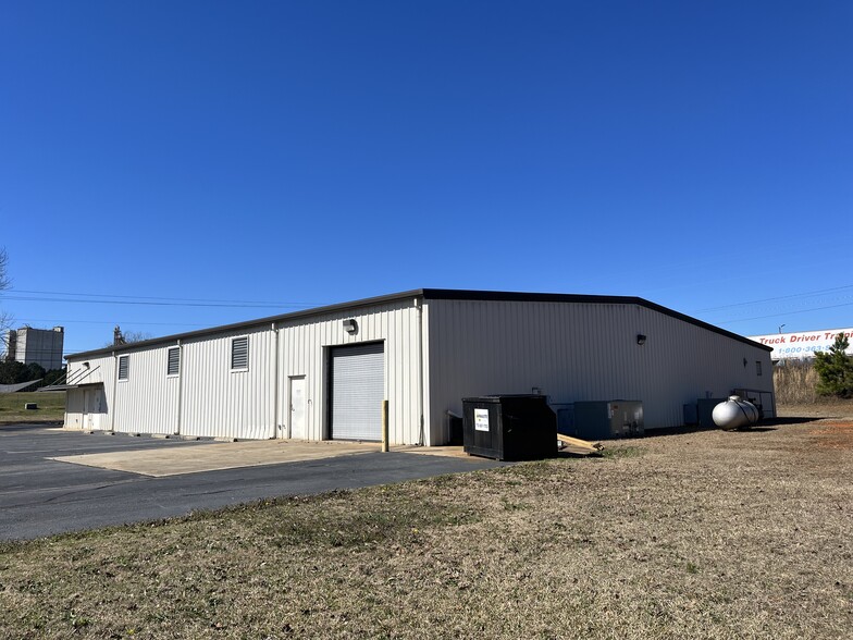 140 Industrial Park Drive, Forsyth, GA for sale - Primary Photo - Image 1 of 12