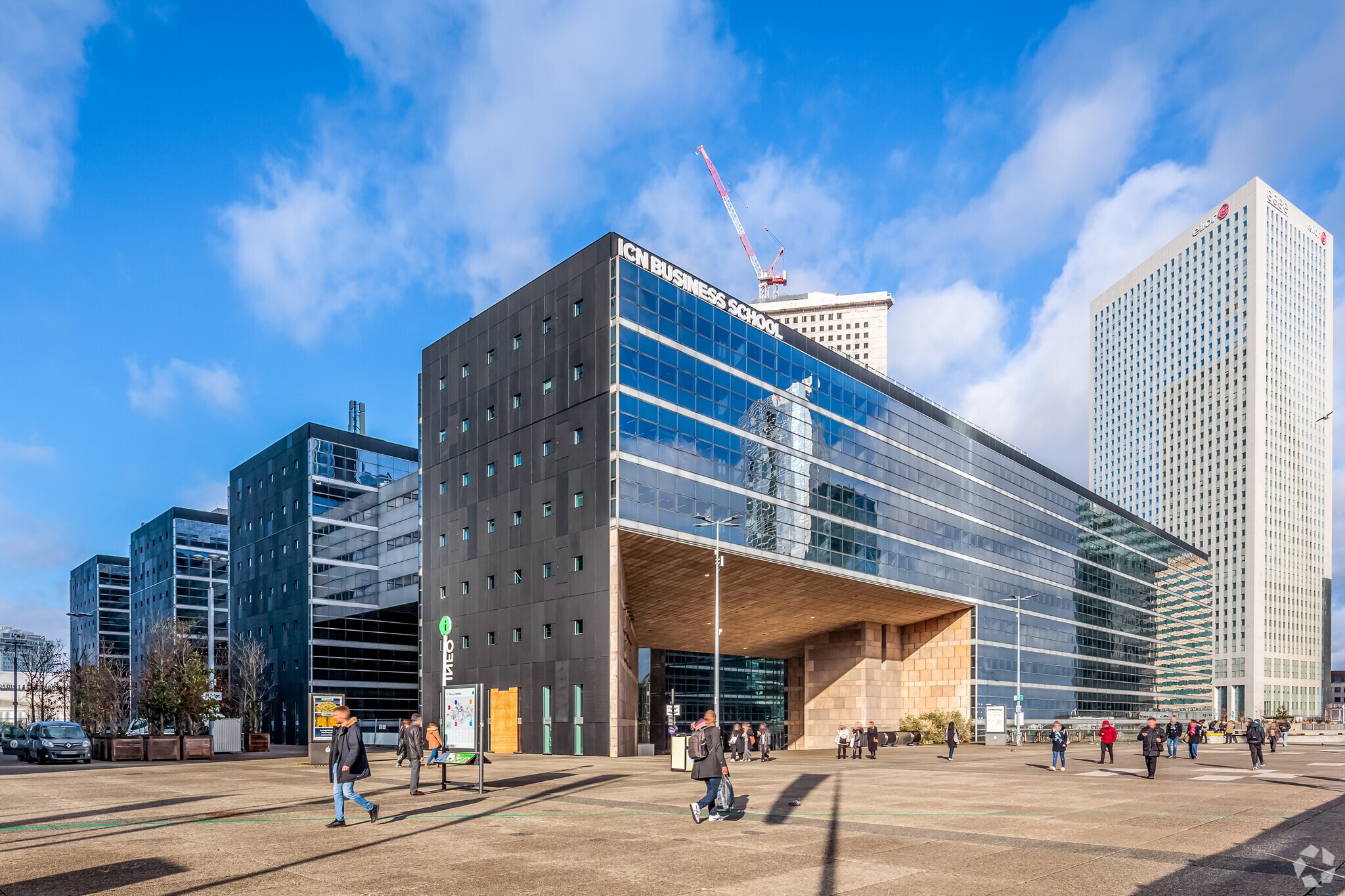 36-76 Route De La Demi-Lune, Puteaux to rent Primary Photo- Image 1 of 16