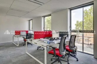 43-45 Avenue Paul Doumer, Rueil-Malmaison to rent Interior Photo- Image 2 of 7