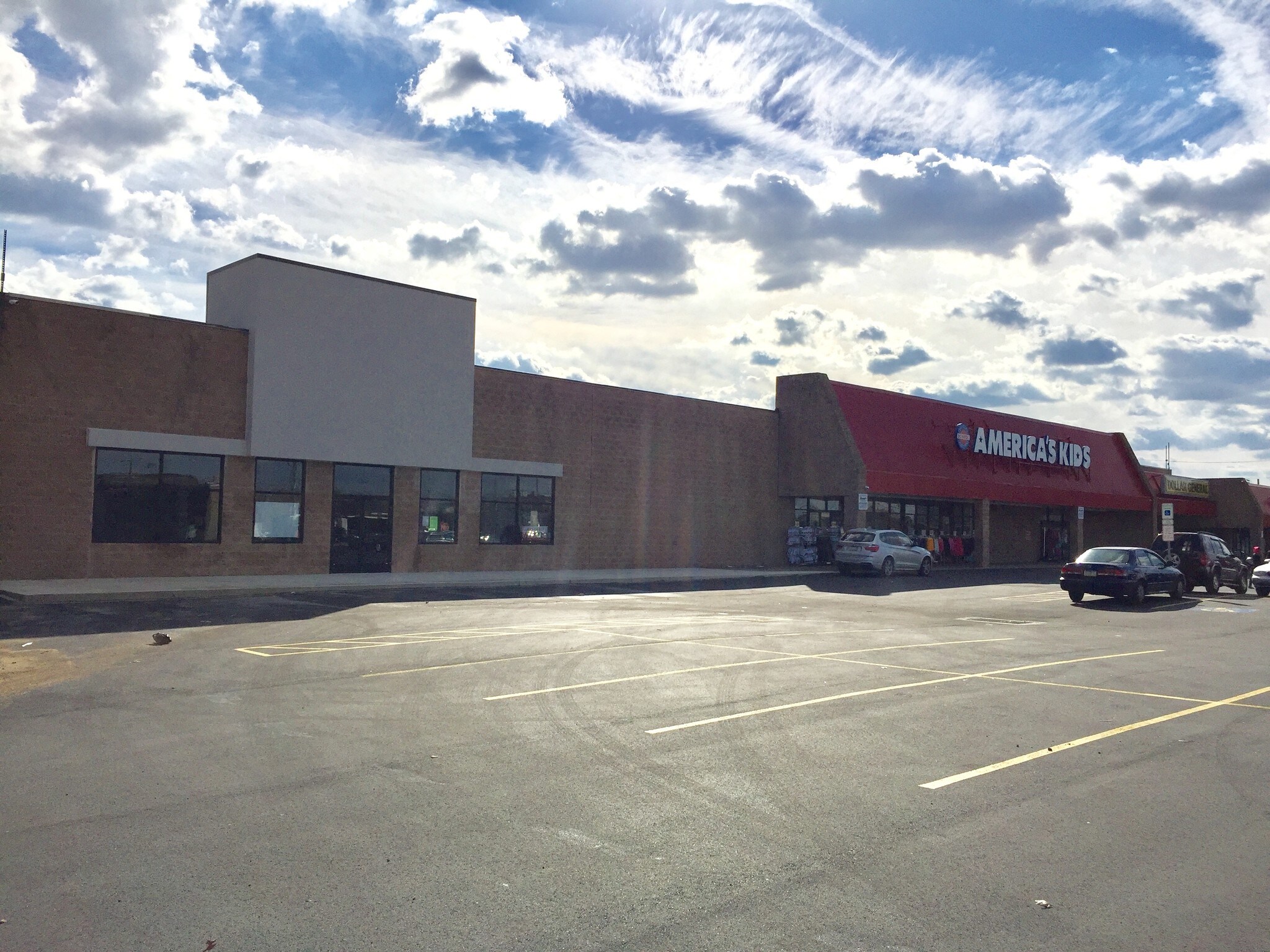 2401 E Tioga St, Philadelphia 19134 Aramingo Plaza