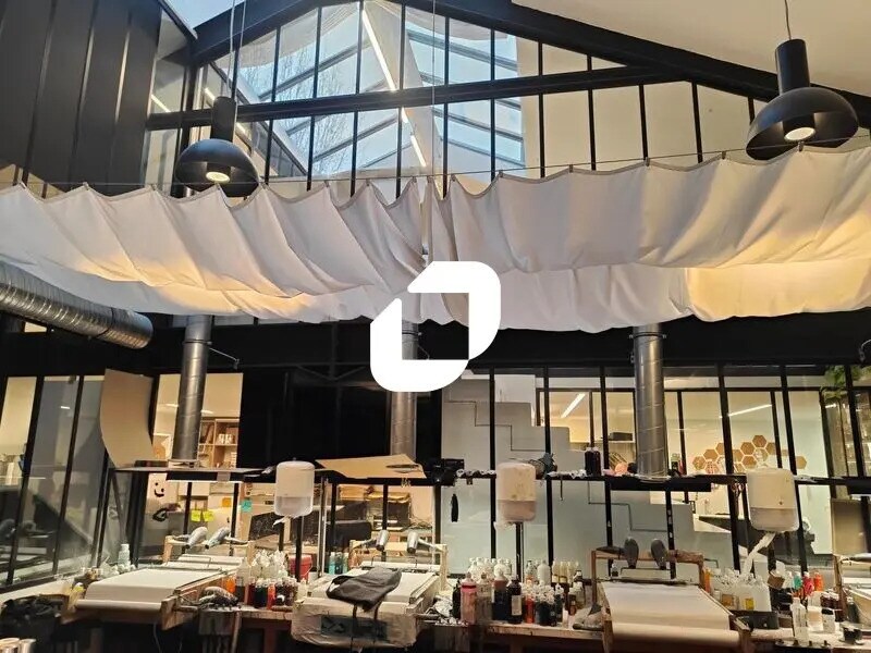 Light Industrial in Clichy for sale Interior Photo- Image 1 of 3
