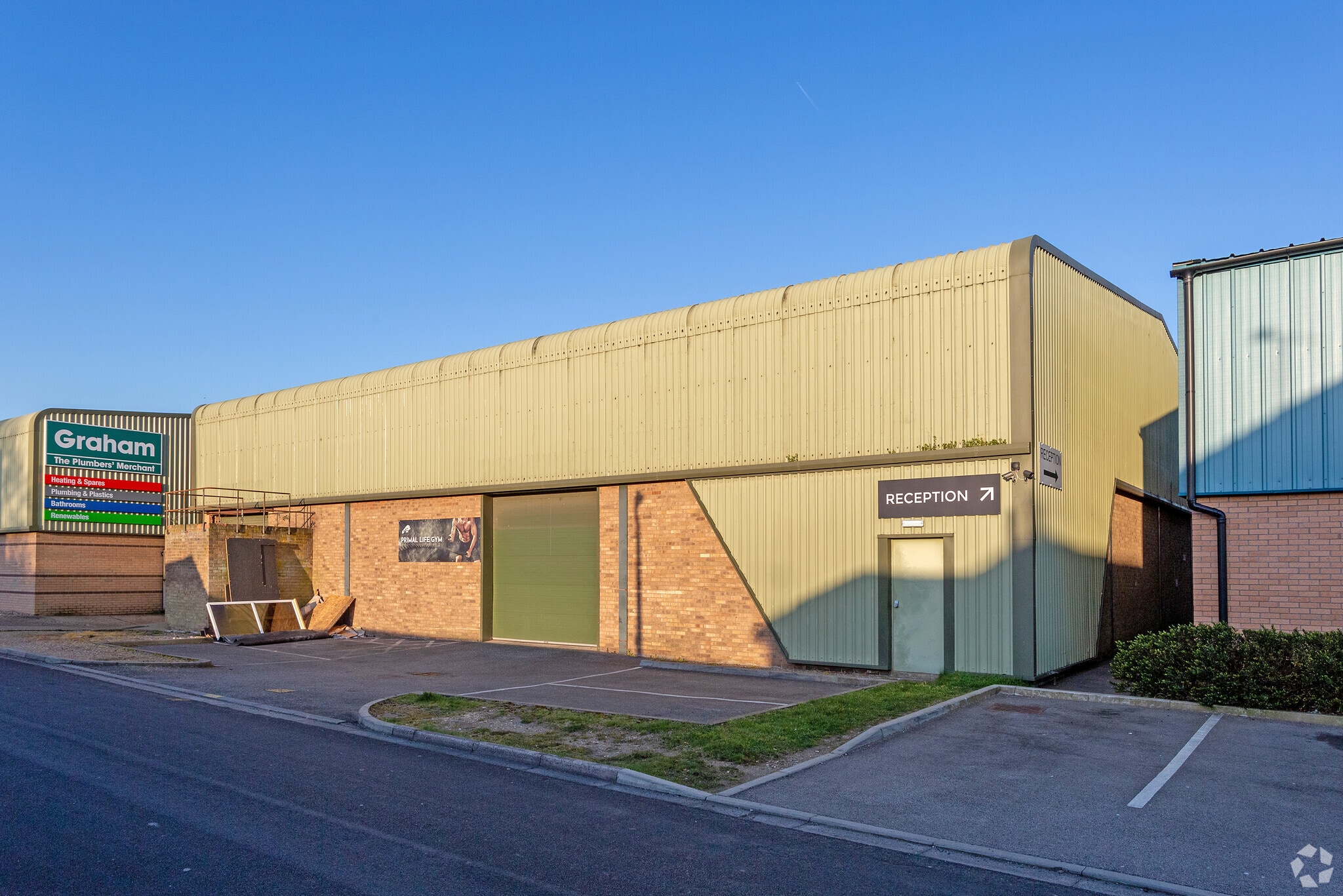 Dixon Clos, Lincoln to rent Building Photo- Image 1 of 5
