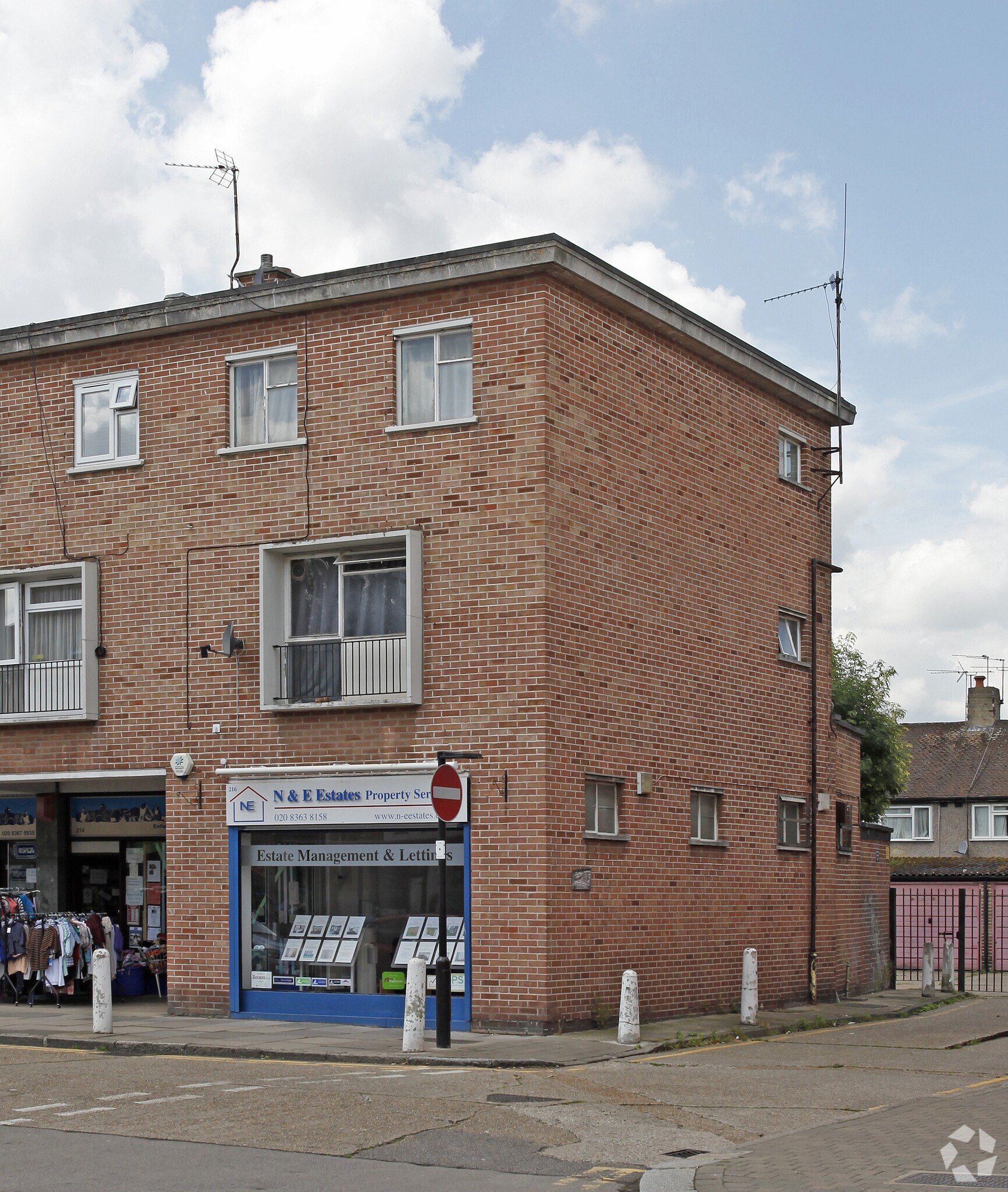 216 Baker St, Enfield for sale Primary Photo- Image 1 of 1
