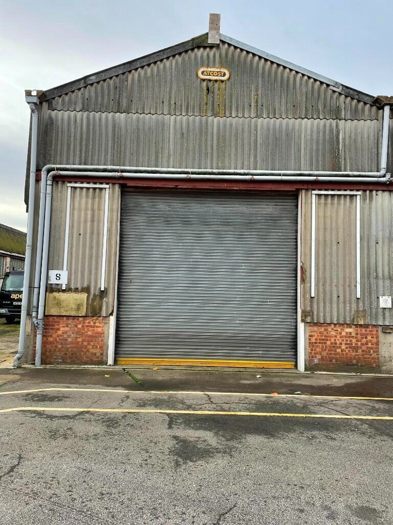 Horn Hl, Lowestoft to rent Building Photo- Image 1 of 5
