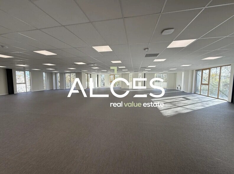 Office in Bruges to rent - Interior Photo - Image 3 of 4