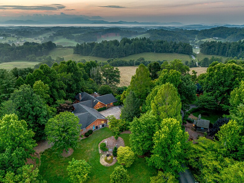 703 Crestview Dr, Leicester, NC for sale - Aerial - Image 2 of 59