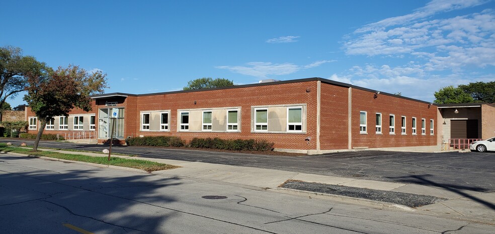 8035 Austin Ave, Morton Grove, IL for sale - Building Photo - Image 1 of 16