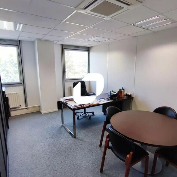 Office in Fontenay-sous-Bois to rent - Interior Photo - Image 3 of 9