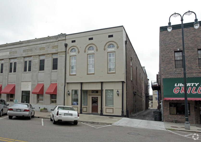 112 N Liberty St, Jackson, TN for sale - Primary Photo - Image 1 of 1