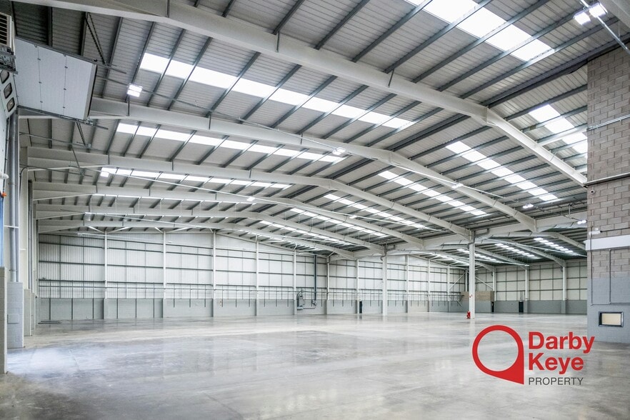 Cosford Ln, Rugby to rent - Building Photo - Image 3 of 8