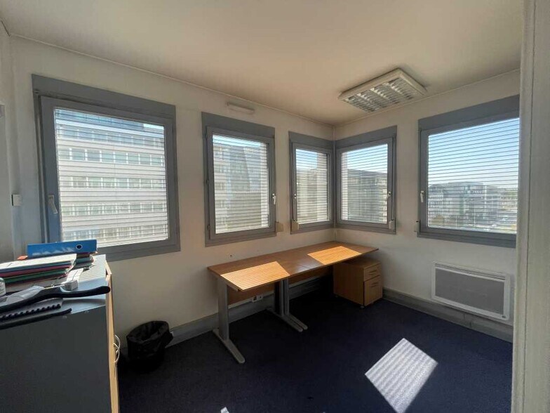 Office in Lyon to rent - Interior Photo - Image 3 of 6