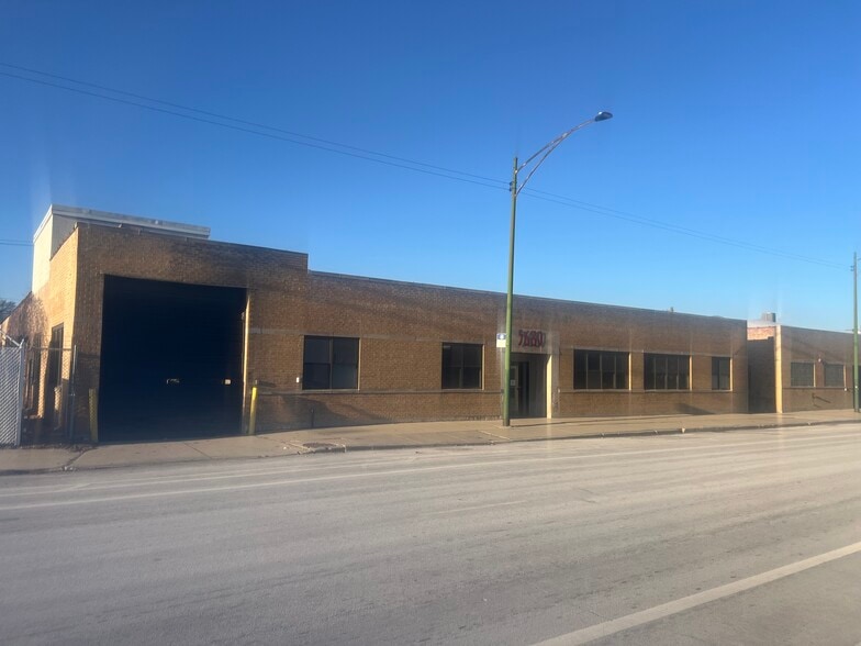 5680 N Northwest Hwy, Chicago, IL for sale - Building Photo - Image 2 of 10