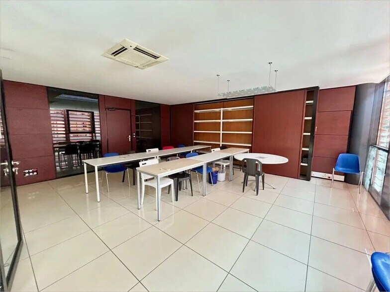 1 Rpt De Flotis, Saint-Jean to rent - Building Photo - Image 2 of 37