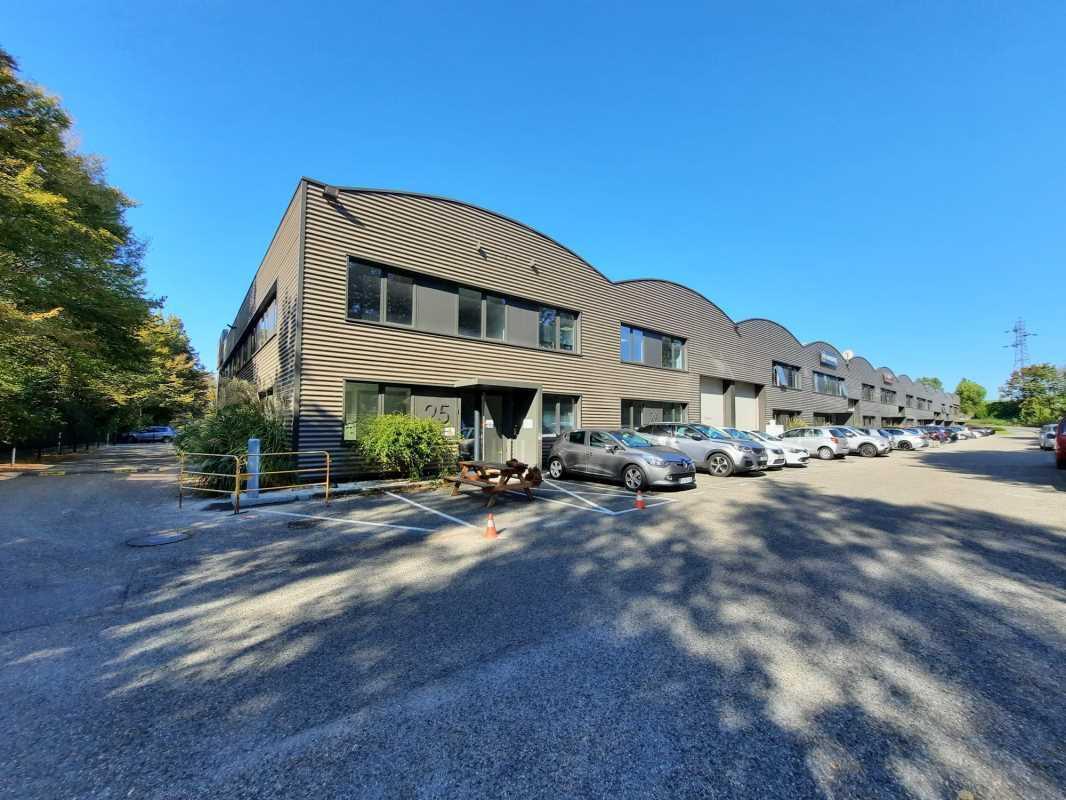 Office in Dardilly to rent Building Photo- Image 1 of 10