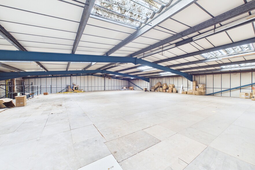 Hither Green, Clevedon for sale - Interior Photo - Image 2 of 4