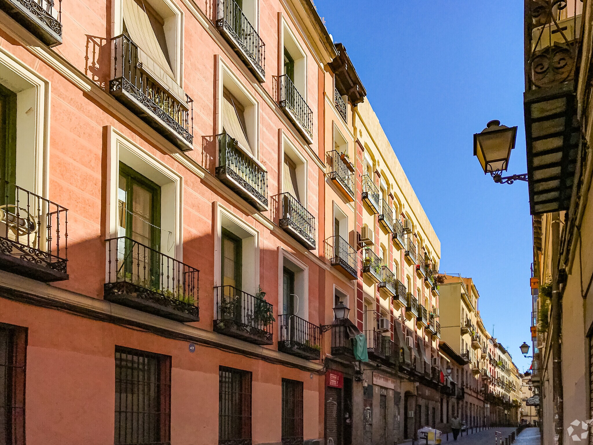 Calle Abades, 22, Madrid, Madrid for sale Primary Photo- Image 1 of 1