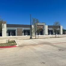 821 W New Hope Dr, Cedar Park, TX for rent Building Photo- Image 1 of 4