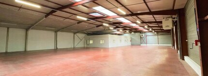 20-22 Avenue Du 24 Août 1944, Corbas to rent Interior Photo- Image 2 of 7